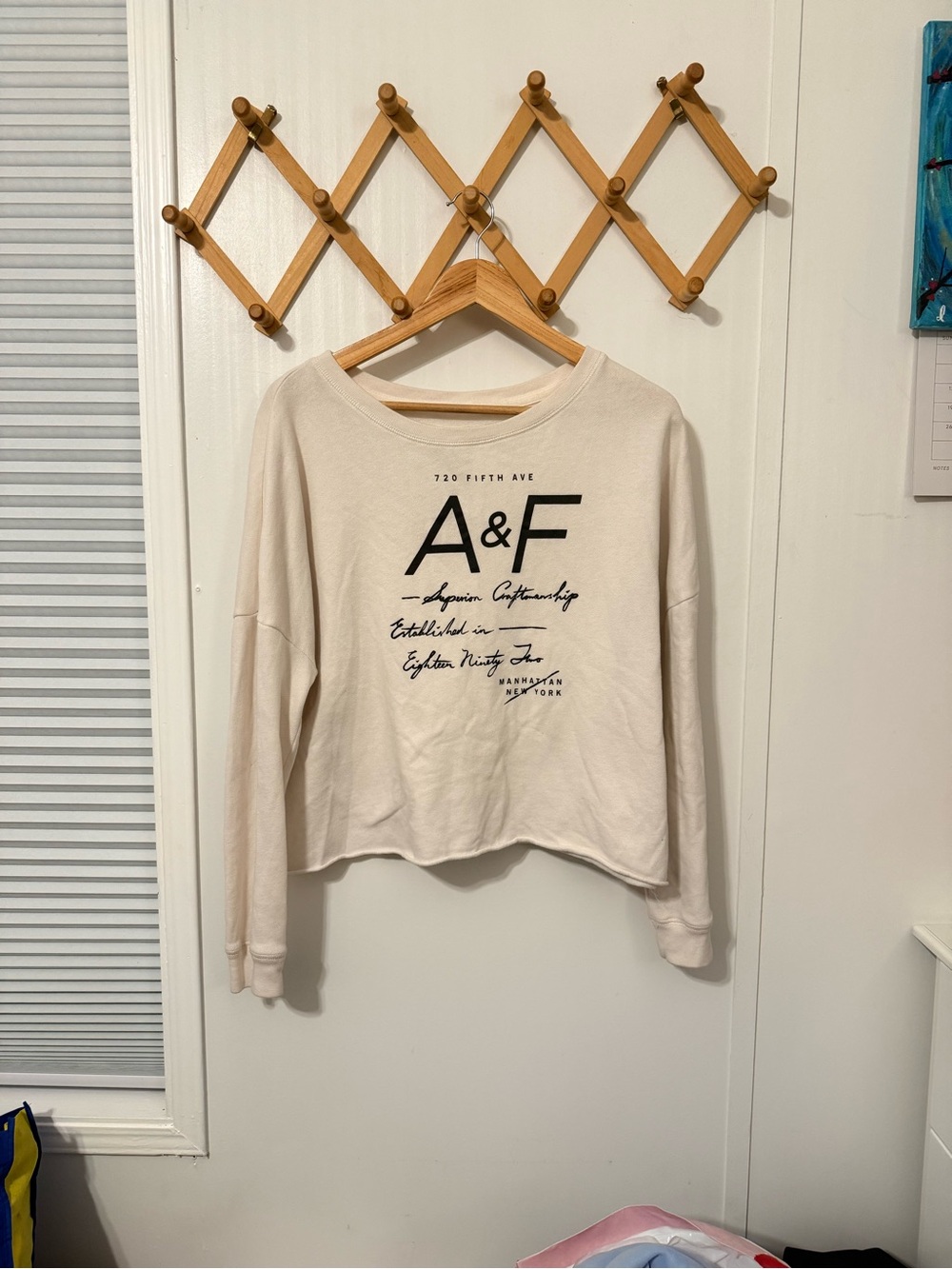 Abercrombie & Fitch Cream Graphic Women’s Crewneck